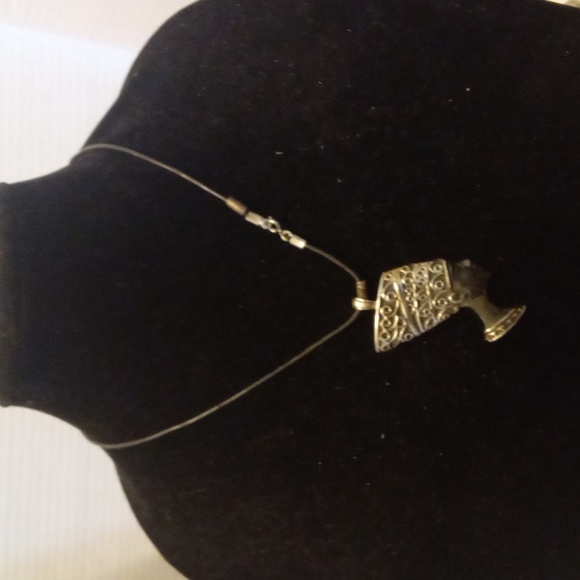 Queen Natify Necklace - Picture 1 of 2